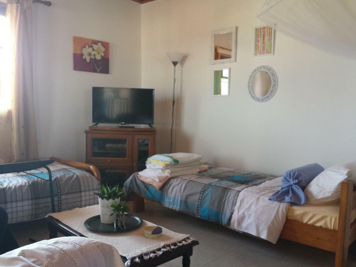 הוילה ארטמידה Smile House Near Athens Airport 300M From The Sea מראה חיצוני תמונה